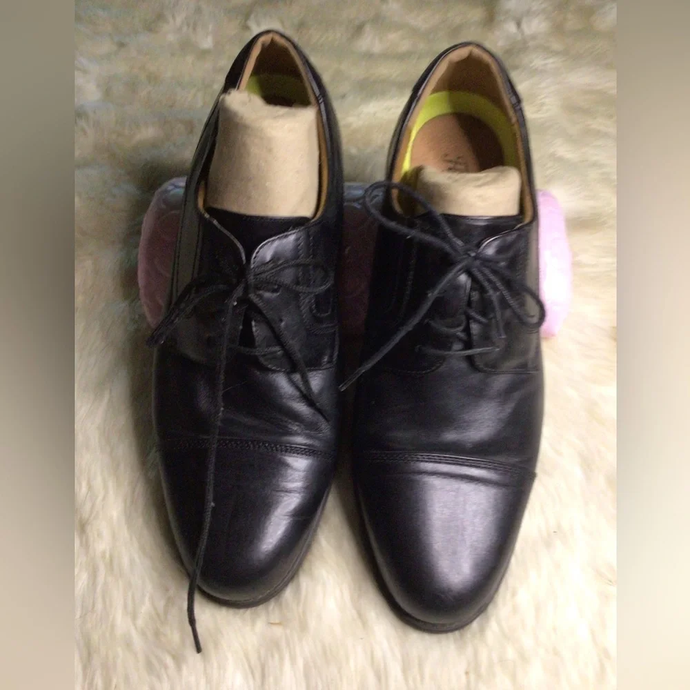 FLORSHEIM BLACK DRESS SHOES